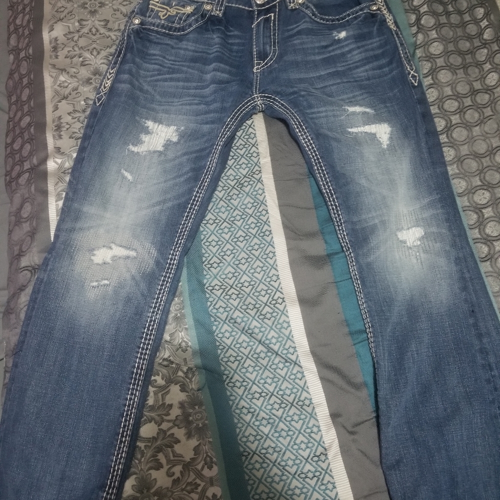 I am selling a rock revival like new